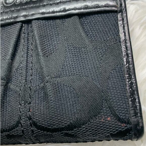 COACH Black Signature Canvas Card Holder - Picture 7 of 9